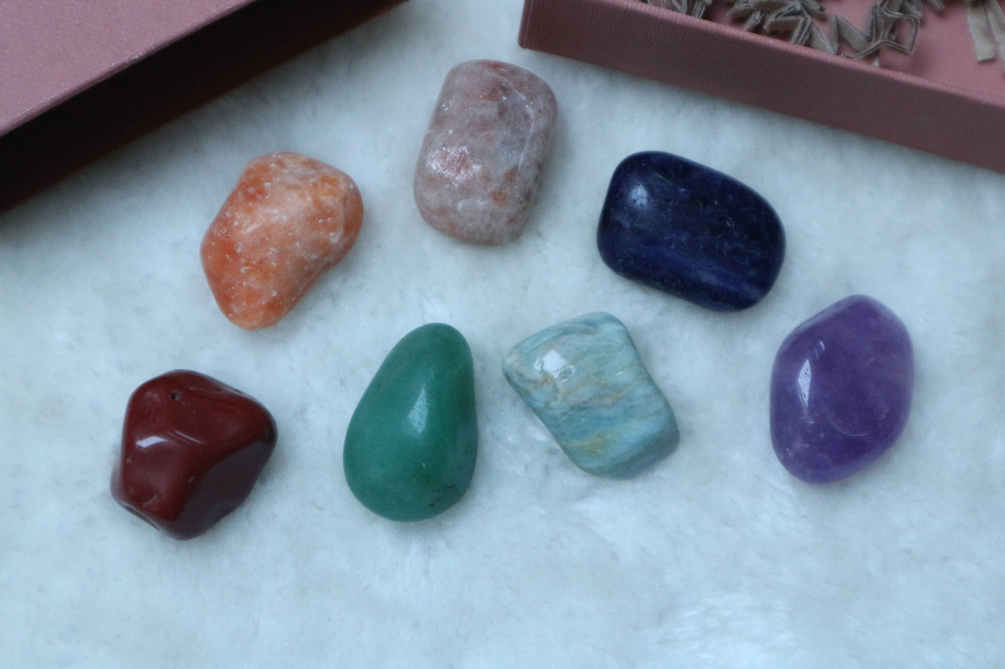 Chakra Set met 7 Gepolijste Stenen — Luxe Geschenkdoos