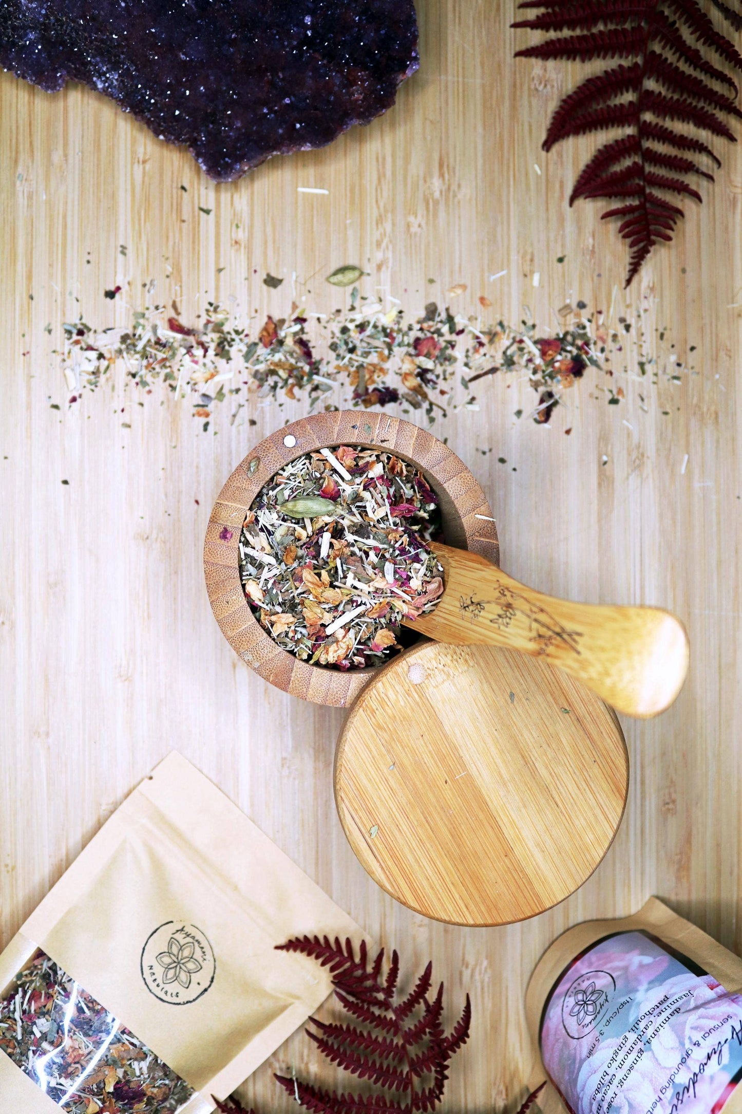 AFRODISIACUMTHEE MET DAMIANA, GINSENG, CACAO