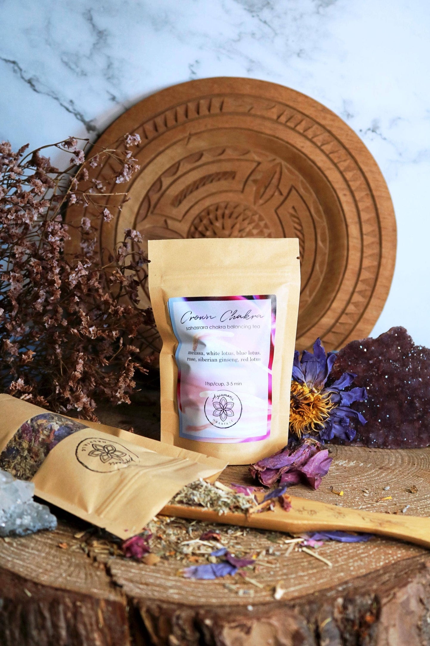 Kräutertee für das Kronenchakra mit Lotus, Rose und Ginseng
