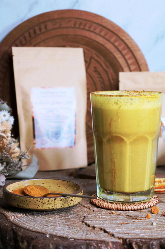 Mushroom golden latte met reishi & chaga, adaptogene vegan gouden melk